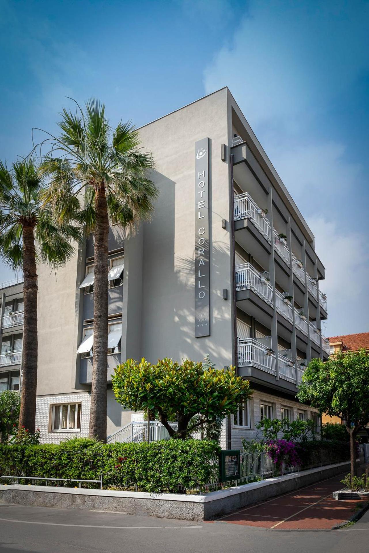 Corallo Wellness Hotel Diano Marina Exterior photo