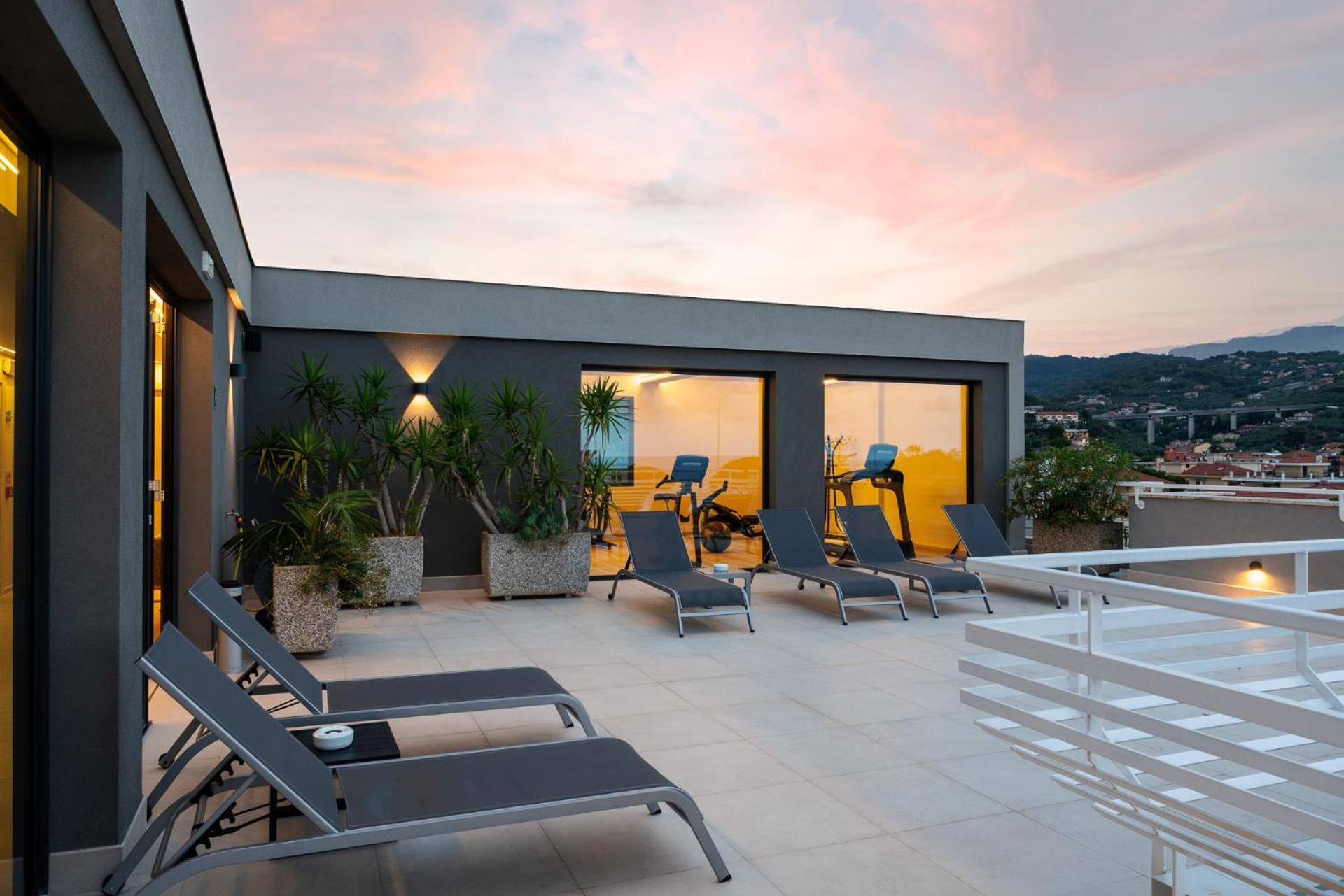 Corallo Wellness Hotel Diano Marina Exterior photo