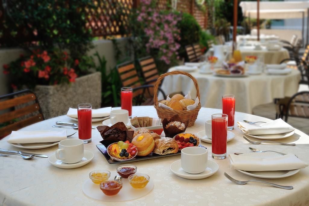 Corallo Wellness Hotel Diano Marina Exterior photo
