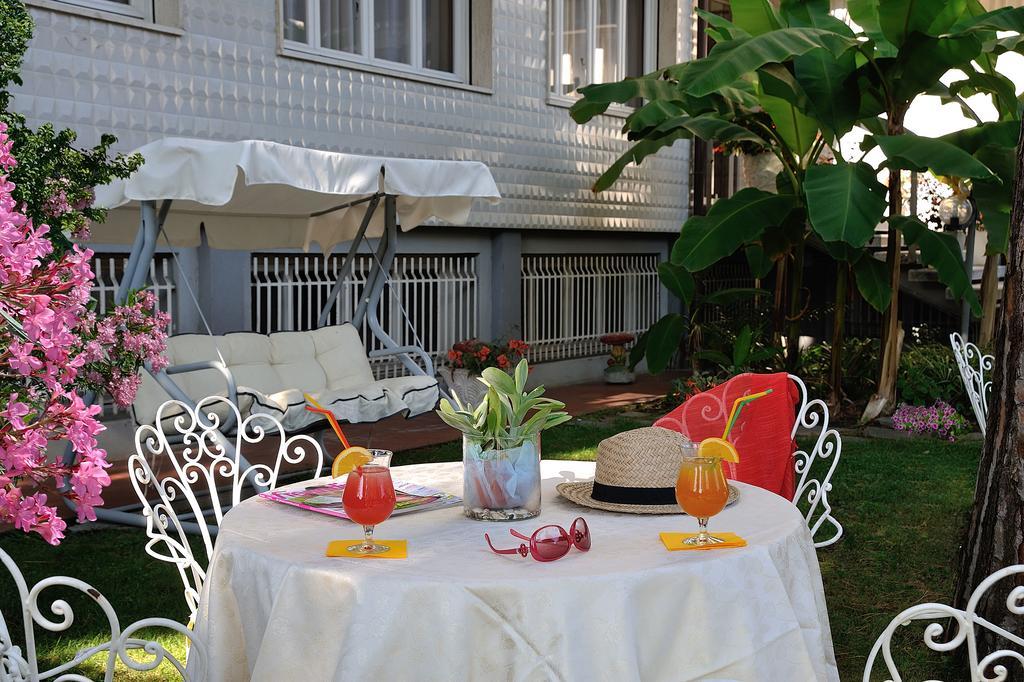 Corallo Wellness Hotel Diano Marina Exterior photo