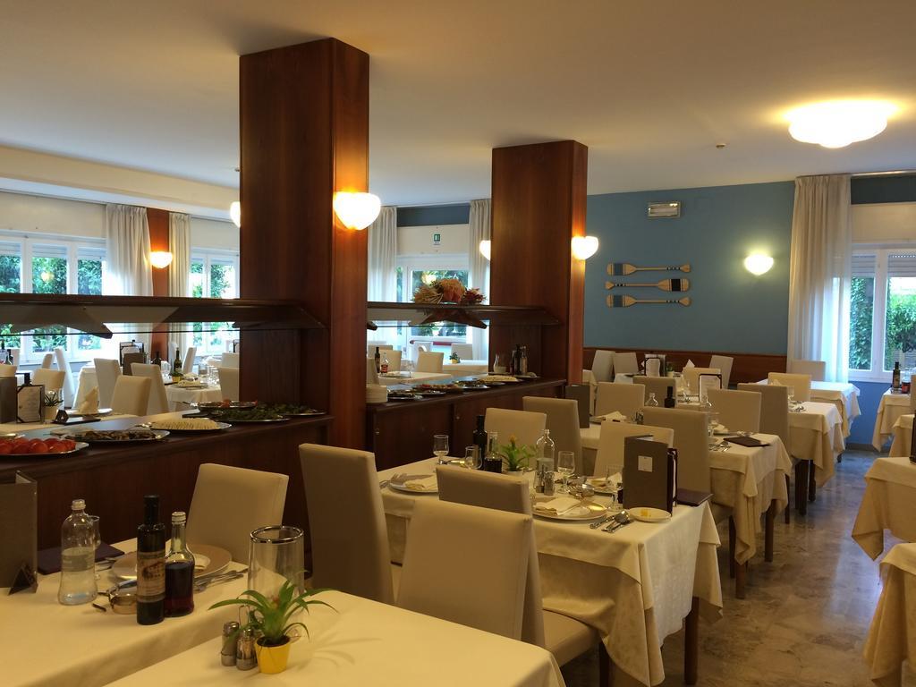 Corallo Wellness Hotel Diano Marina Exterior photo