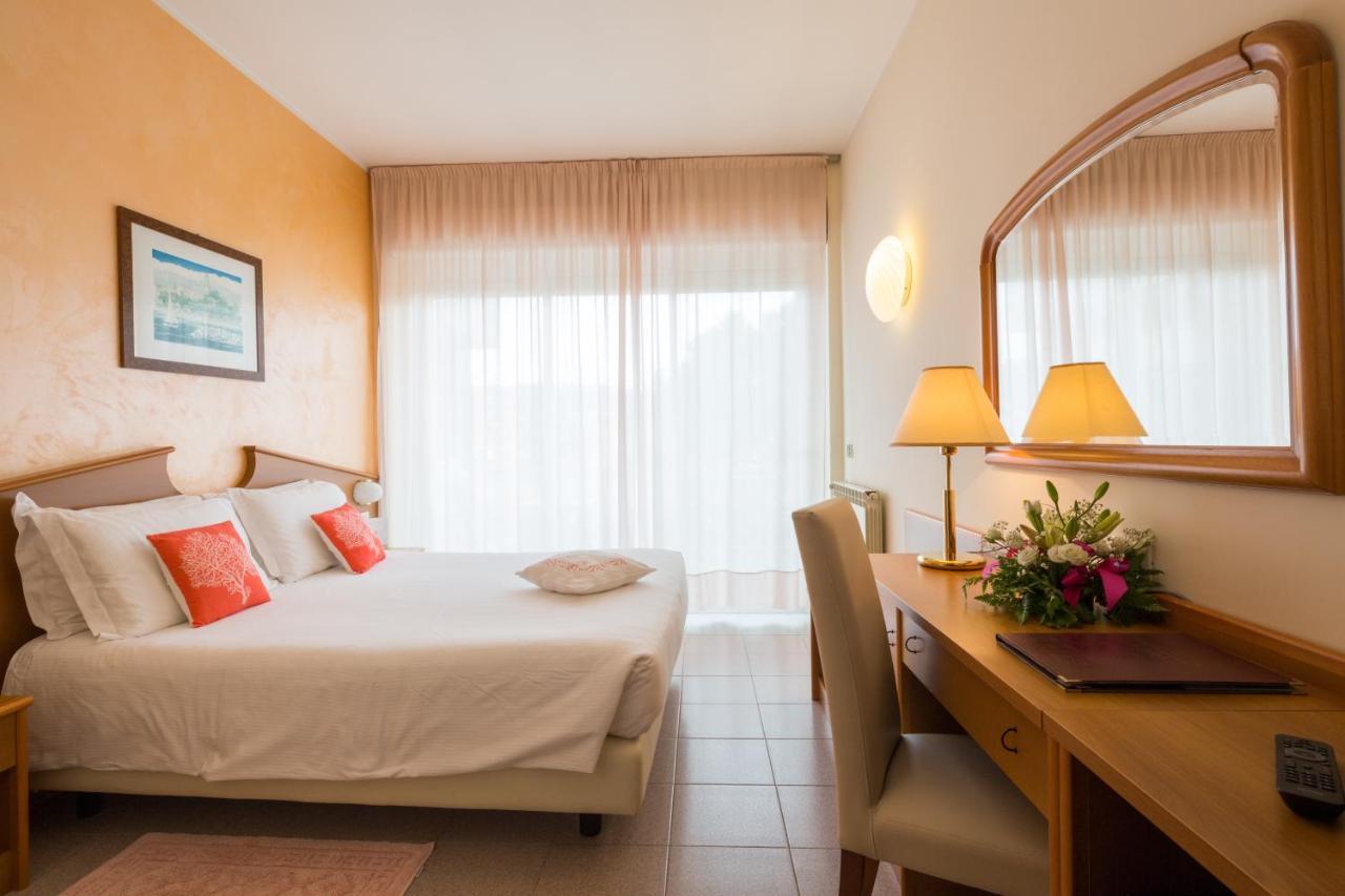 Corallo Wellness Hotel Diano Marina Exterior photo