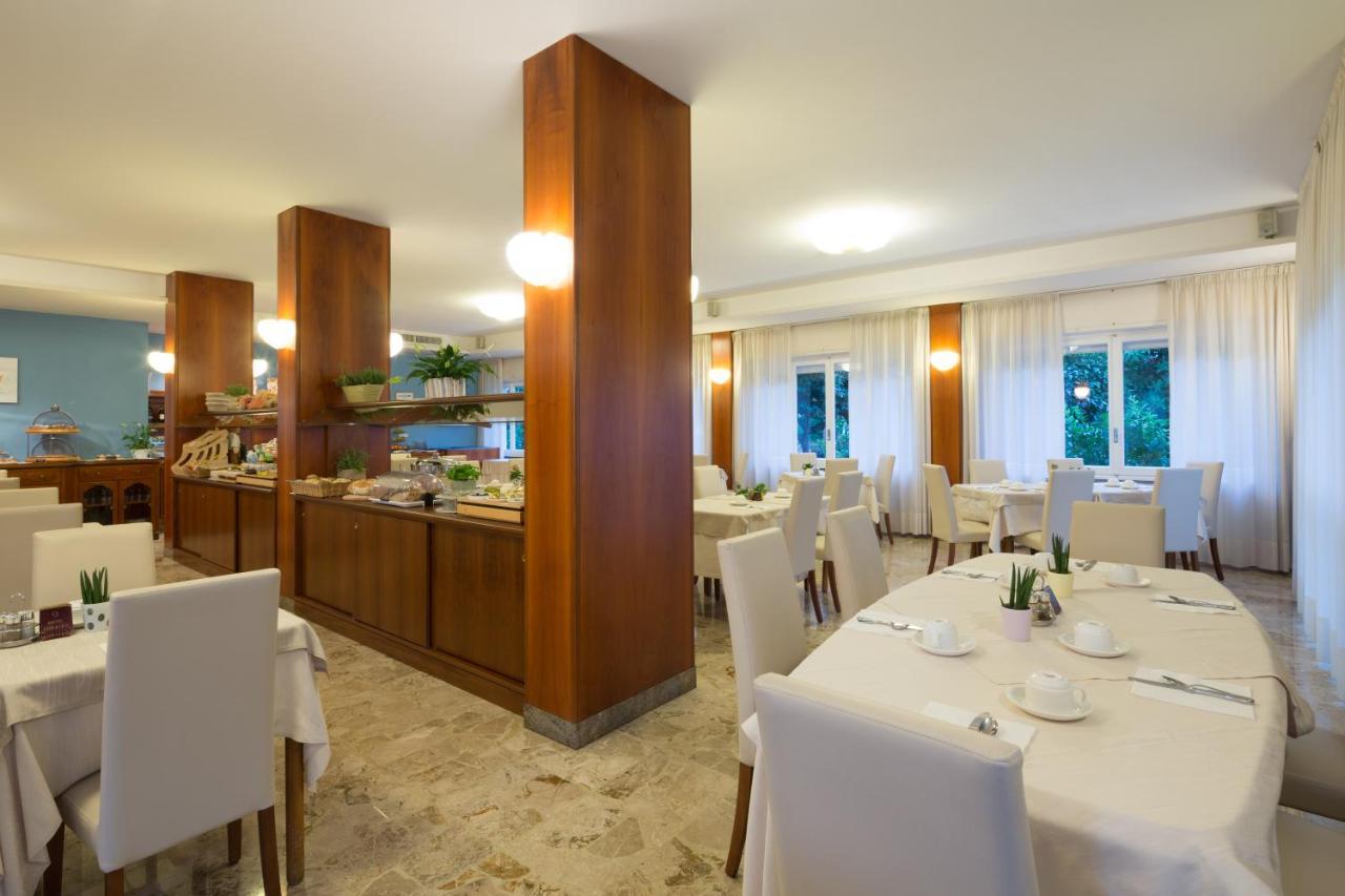 Corallo Wellness Hotel Diano Marina Exterior photo